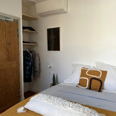 Penthouse With Large Terrace And Veranda Arles
