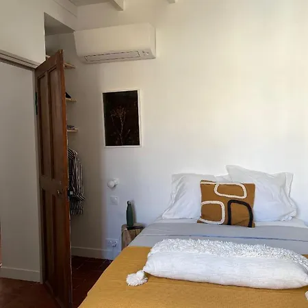 Apartment Penthouse With Large Terrace And Veranda Arles